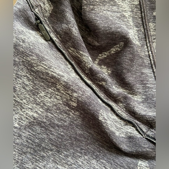 Lululemon Warm Stabilizer 1/2 Zip Hoodie Size 6 Incognito Camo - Picture 6 of 10